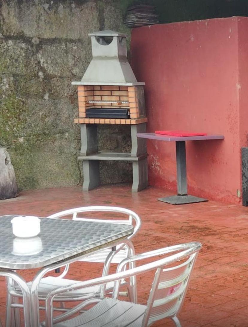 Alojamiento Entero Con Piscina Y Jardin. Ourense Buitenkant foto